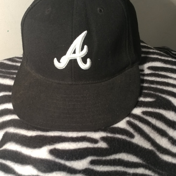 Lot of 4 Atlanta Braves Baseball Cap Various Sizes - Picture 2 of 8